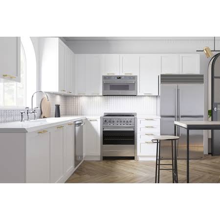 Stock Sink Base Cabinet in Shaker White G996