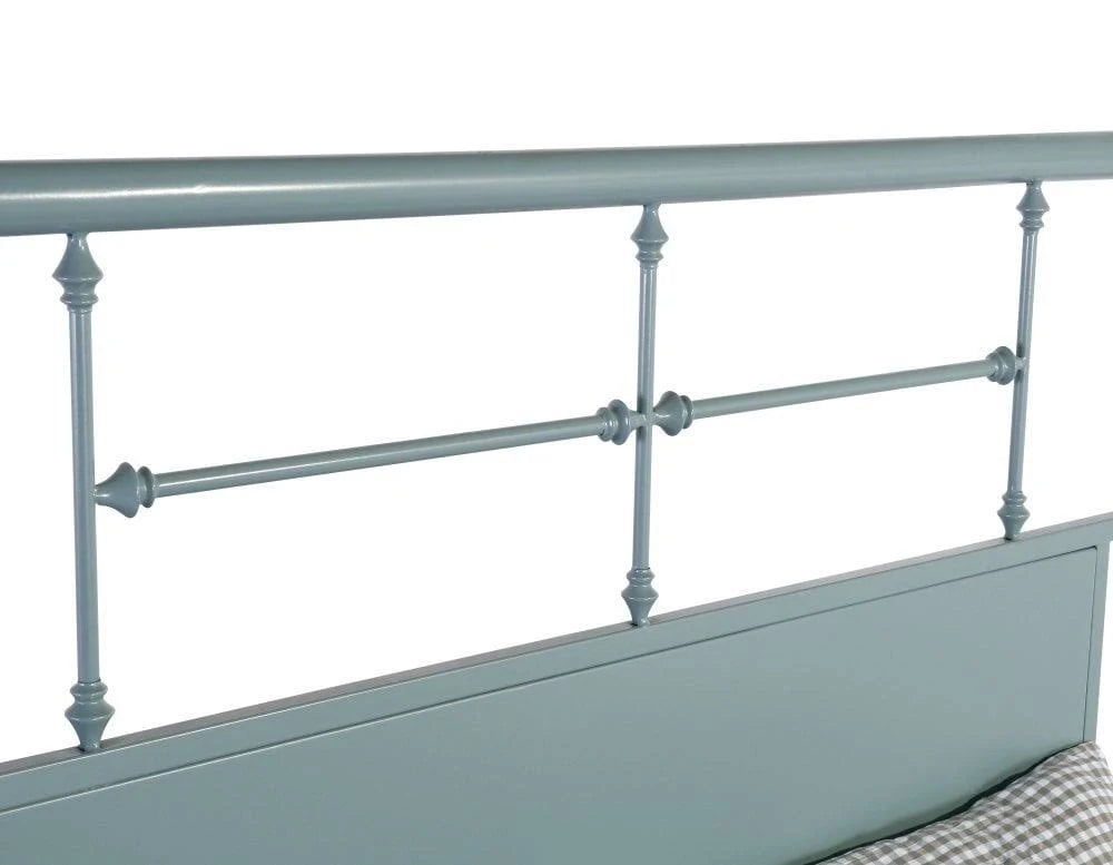 Emerald Green Queen Metal Bed X32684